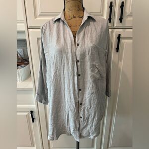 Dress forum button up blouse. Size small.